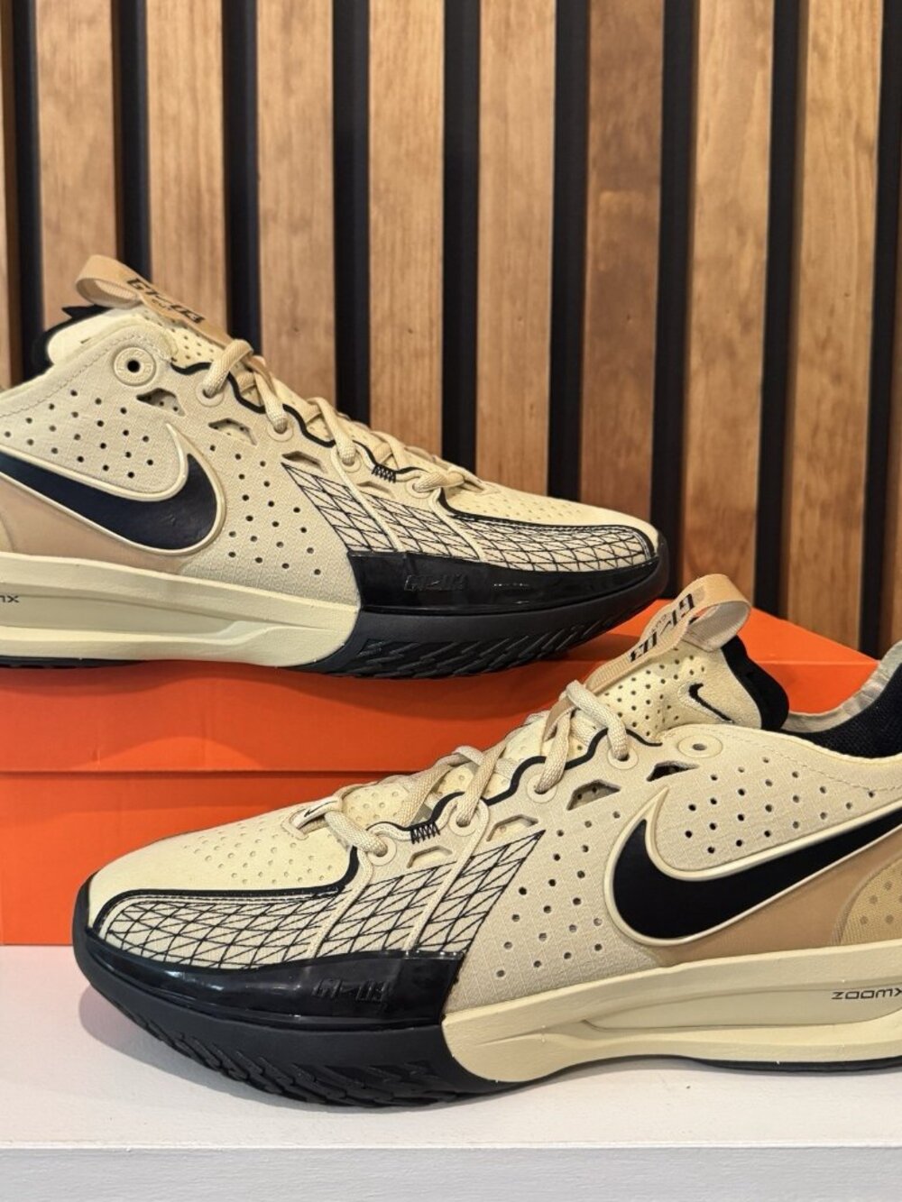 SIZE 11 MENS Nike GT Cut 3 TB Gold Black Yellow HJ7022-700 Volleyball Basketball